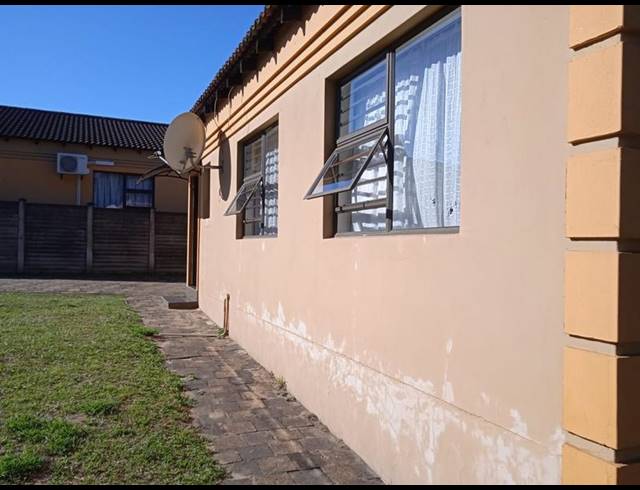 3 BEDROOM TOWNHOUSE FOR SALE IN BIRDSWOOD